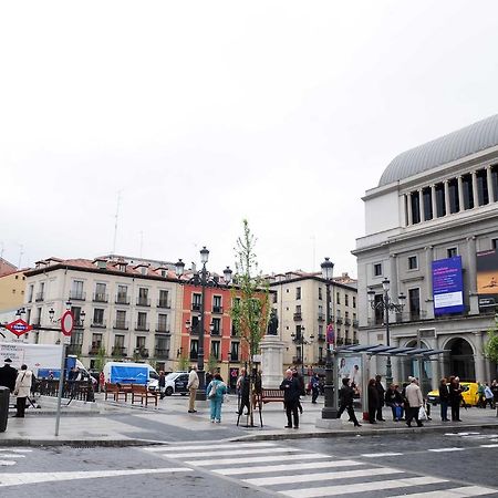 Apartamentos Mlr Sol-Teatro Real Madrid Exterior photo