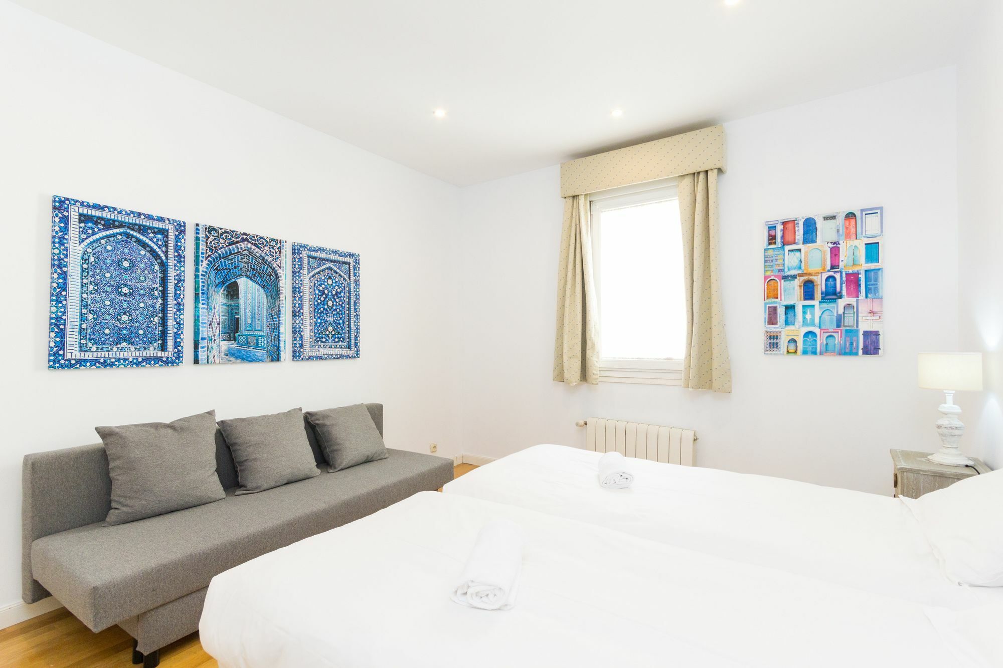 Apartamentos Mlr Sol-Teatro Real Madrid Exterior photo